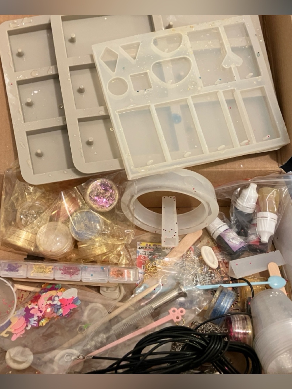 Jewelry and keychain making resin kit - resin not included